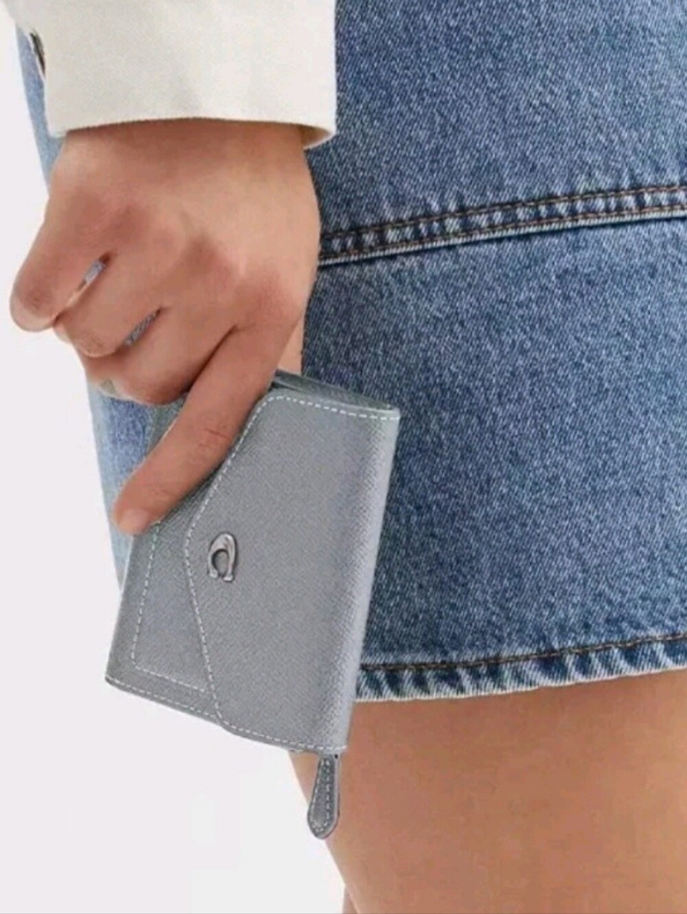 Coach Wyn Light Gray Leather Small Trifold Wallet Snap Coin Pocket